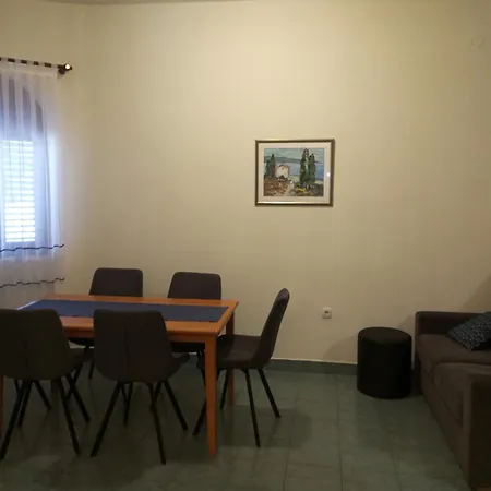 Adriana Apartament *