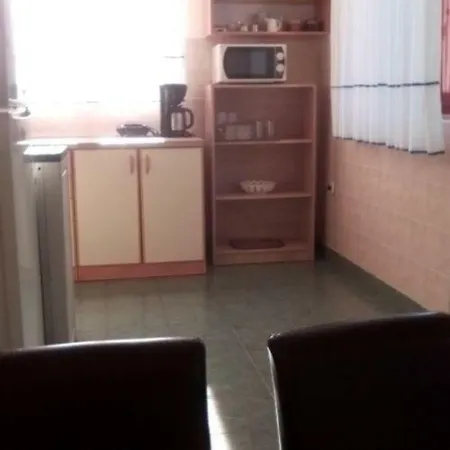 Adriana Apartman *
